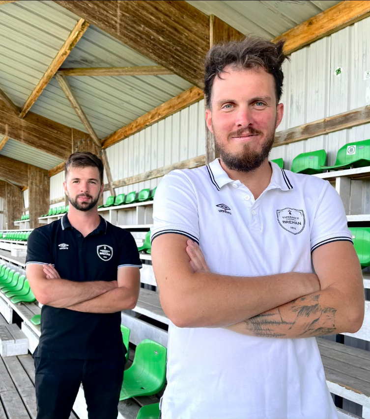 Julien Botuha, nouvel entraîneur de l'équipe première, avec Arthur Le Fur